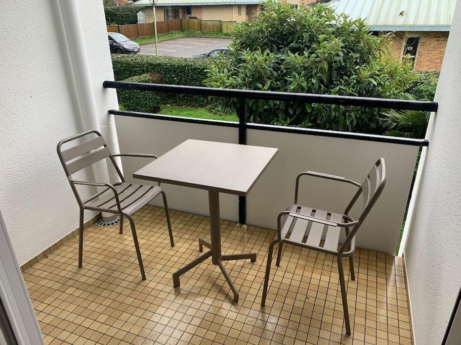 Vannes Plage Et Port - T2 Cosy Avec Terrasse Et Parking Exterior photo